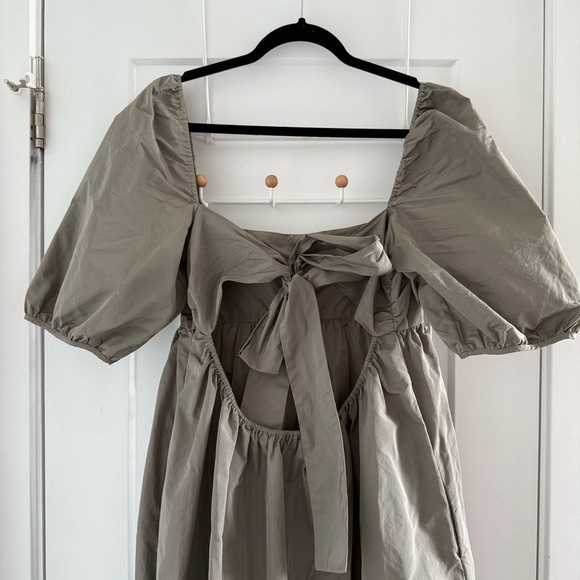 Aritzia Wilfred gray green puff sleeve Serenade midi dress - size Medium (M) - Picture 11 of 11